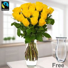 20 gelbe Fairtrade-Rosen in einem Bündel mit Vase