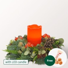 Arrangement mit 1 roten LED-Kerze mit 3 Ferrero Giotto