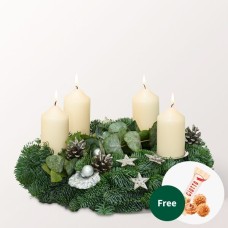 Kranz Wintertraum in Silber (Ø 30 cm) mit 3 Ferrero Giotto