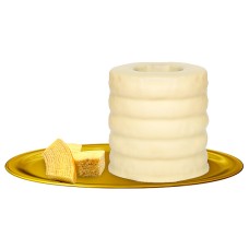 Pyramid Cake mit weißer Edelvollmilchschokolade