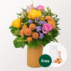 Frühlingszauber-Blumenstrauß mit Vase und 3 Ferrero Giotto
