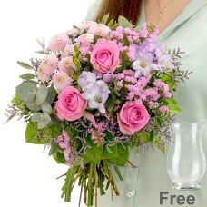 Blumenstrauß Liebesnest mit Vase
