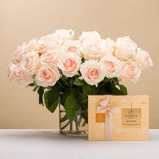20 hellrosa Rosen mit Godiva Carres