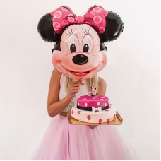 Minnie Maus auf 2-stöckigem Punktkuchen