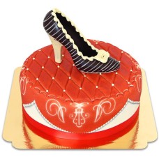 Roter Deluxe-Kuchen mit Schokoladenschuh und Band