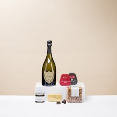 Dom Perignon Champagner und Gourmet-Snacks