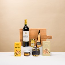 Käse-Tapas und französischer Rotwein
