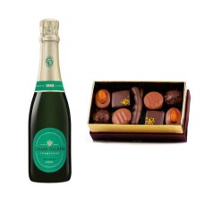 Auswahl an Pralinen und Champagner Canard Duchne Cuvee Leonie Brut 12% in einer halben Flasche