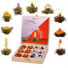 Schwarz-Weiß-Teeblüten-Geschenkbox in einer Holzbox