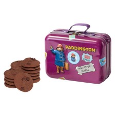 Paddington Bärs Metallkoffer gefüllt mit Schokoladen- und Orangenkeksen