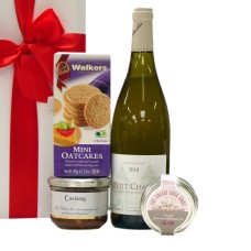 Aperitif-Geschenk mit weißem Chablis und französischen Köstlichkeiten