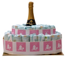 Verwöhnen Sie Kuchen, es ist ein Mädchen mit Champagner