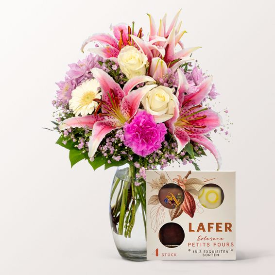 Blumenstrauß Glücksmoment mit Lafer Petit Fours und Vase