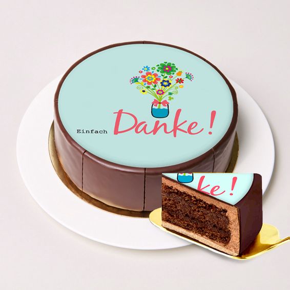 Dessertmotiv-Torte „Danke“ (Haselnusskuchen aus Vollmilch)