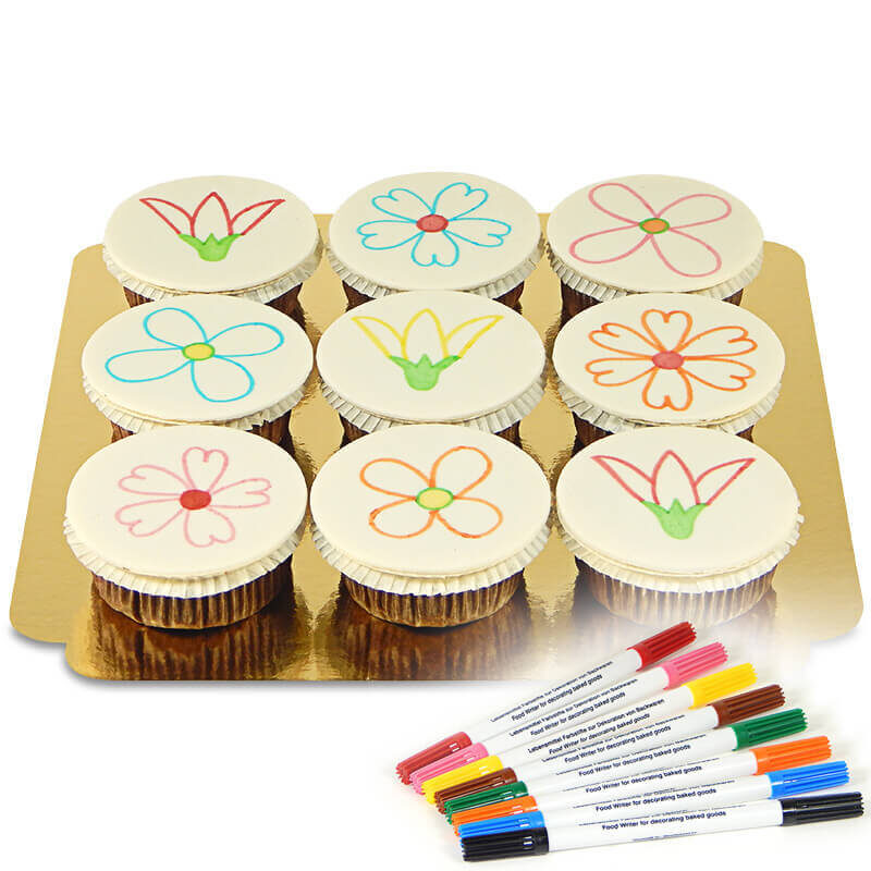 Cupcakes, verziert mit Lebensmittelfarbstiften