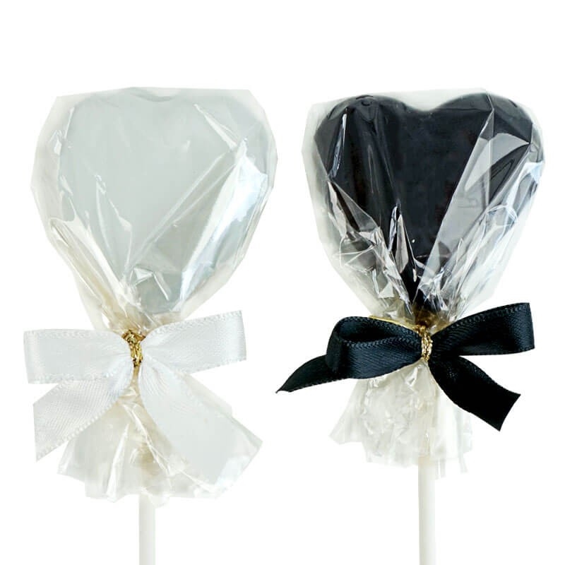 Cake Pops in Herzform mit heller und dunkler Schokolade