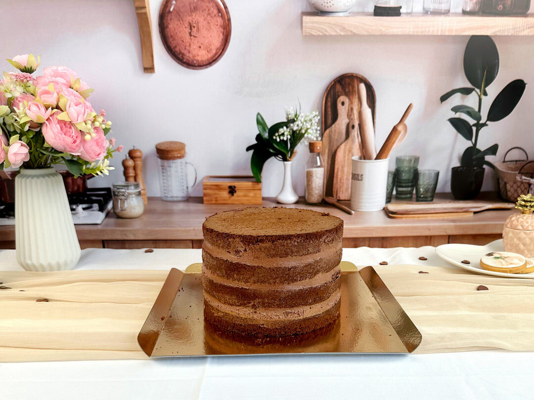 Naked Cake mit Schokoladengeschmack – verschiedene Größen (Klein (18 cm (12 Portionen)))