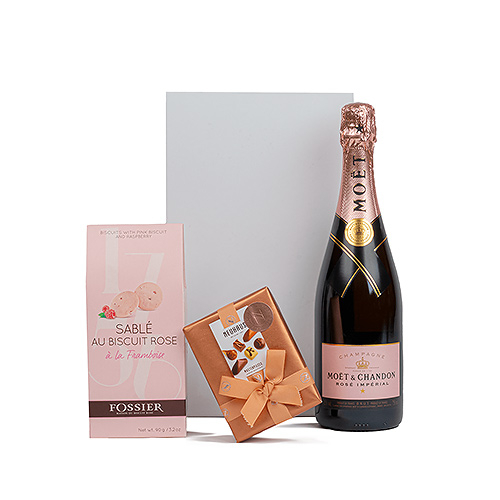 Moet &amp; Chandon Rosé-Champagner, 75 cl &amp; Süßigkeiten