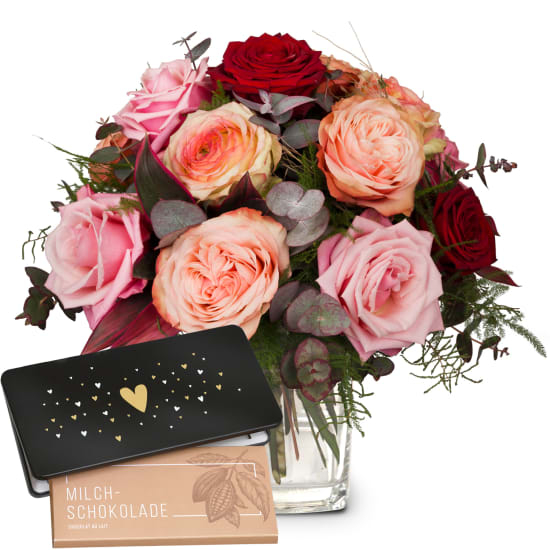 Romantic Roses with Munz bar of chocolate Â«HeartÂ» (Minimum)