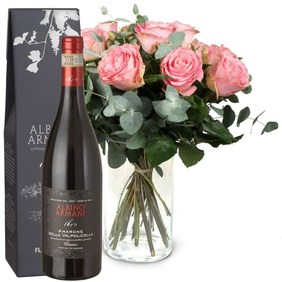 12 rosa Rosen mit viel Grün und Amarone Albino Armani Docg (Minimum)