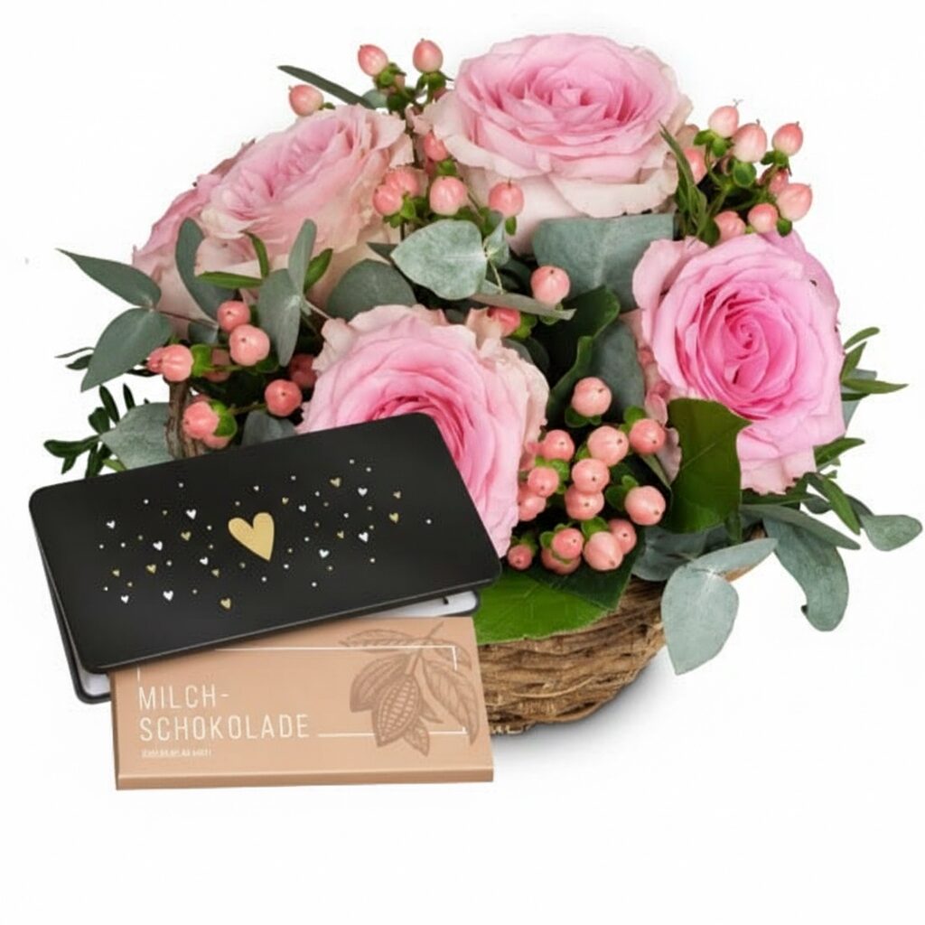 Blumenarrangement „Lieblingsperson“ mit Fairtrade-Rosen von Max Havelaar und Munz-Schokoladentafel „Herz“ (Mindestbestellmenge)
